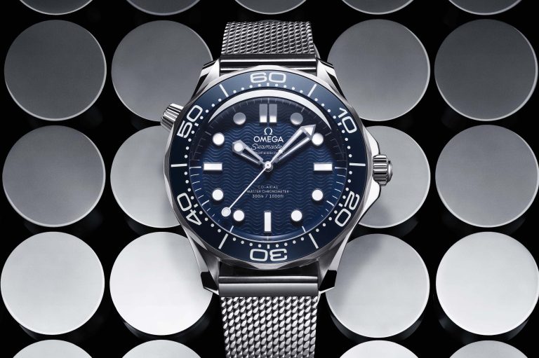 歐米茄慶祝詹姆斯龐德電影系列 60 周年 兩款全新海馬潛水 300 米腕錶